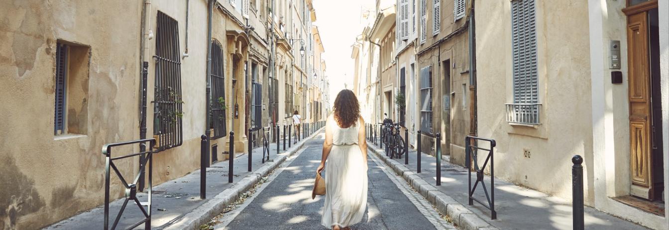 Th&eacute;rapeute en lib&eacute;ration &eacute;motionnelle &agrave; Aubagne accompagnant une cliente en s&eacute;ance EFT